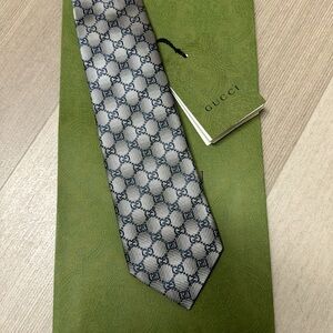 SOLD - NWT GUCCI TIE